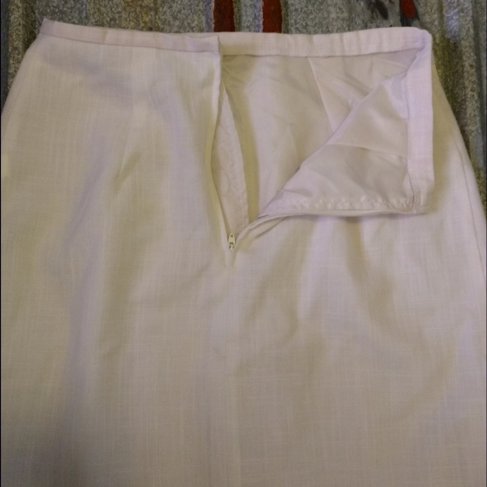 VINTAGE White Linen High Waisted Pleated Pencil Skirt - Picture 12 of 14